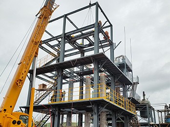 湖北三效蒸發(fā)器安裝現(xiàn)場(chǎng) 湖北三效蒸發(fā)器安裝現(xiàn)場(chǎng)