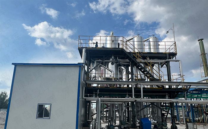 蒸發(fā)結晶設備在苯二甲酸制備中的作用